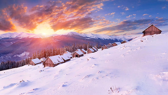 śnieżny, miasto, zachód słońca, ośnieżone, dom, chata z bali, kabina, kłoda, zbocze, niebo, zamrażanie, góra, chmura, górzyste formy terenu, śnieg, pasmo górskie, zima, Tapety HD HD wallpaper