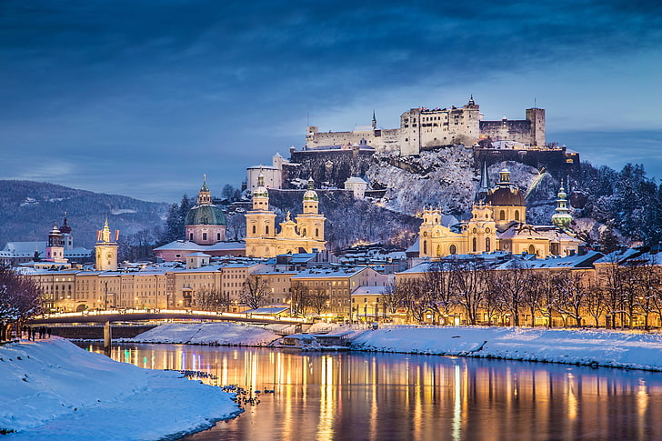 белый замок, зима, снег, пейзаж, мост, река, замок, гора, дома, вечер, Австрия, крепость, набережная, Зальцбург, дворцы, Хоэнзальцбург, HD обои