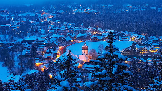 Hinterzarten, Kara orman, Baden-Württemberg, Almanya, kar, karla kaplı, şehir, gece, kış, HD masaüstü duvar kağıdı HD wallpaper