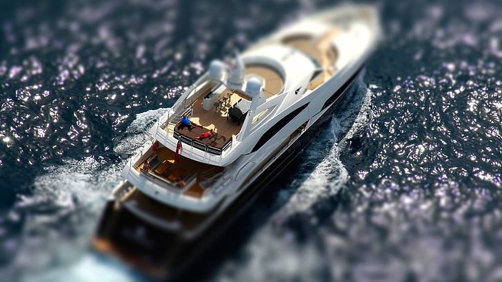 weiße und schwarze Yacht, weißer Chip auf Ozean, Schiff, Meer, Neigungsverschiebung, HD-Hintergrundbild