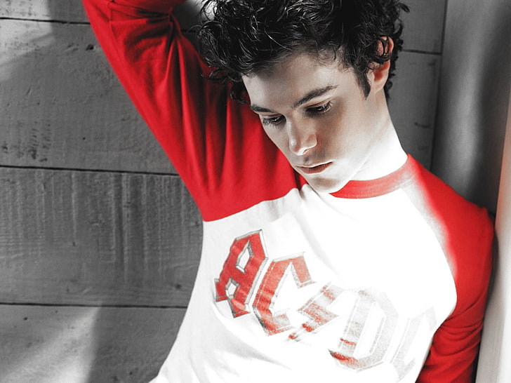 Herr vit och röd raglan långärmad tröja med rund hals, Adam Brody, mörkhårig, skjorta, tankeväckande, lätt, ljus, HD tapet