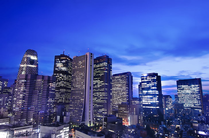 bâtiments de la ville, ciel, nuages, nuit, lumières, bâtiment, accueil, gratte-ciels, Japon, éclairage, Tokyo, bleu, mégapole, capitale, Fond d'écran HD