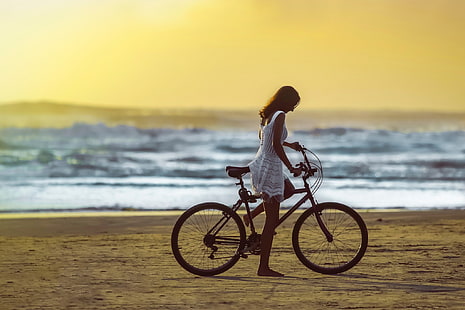 femmes, modèle, plage, mer, vélo, femmes avec vélos, Fond d'écran HD HD wallpaper