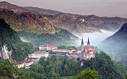 floresta, montanhas, natureza, nevoeiro, foto, castelo, construção, Catedral, Espanha, Astúrias, Covadonga, a cordilheira dos Picos da Europa, HD papel de parede HD wallpaper