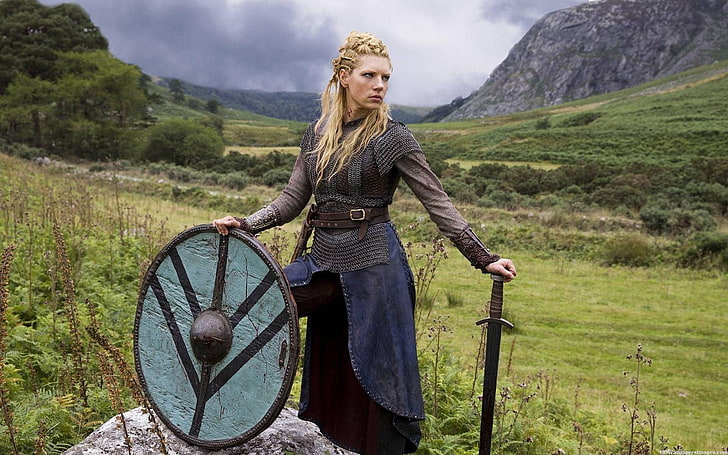 female Vikings character digital wallpaper, Vikings (TV series), Lagertha Lothbrok, women, shield, sword, actress, women outdoors, blonde, nature, landscape, HD wallpaper