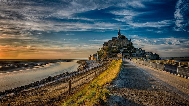 Mont Saint-Michel, estrada, castelo, nuvens, água, abadia, ilha, HD papel de parede
