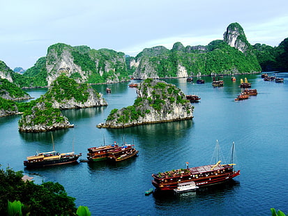 Vietnam, Halong Bay, barcos, montaña, nubes, Vietnam, Halong, Bay, barcos, montaña, nubes, Fondo de pantalla HD HD wallpaper