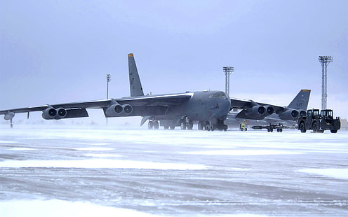 Boeing B-52 Stratofortress, военный самолет, самолет, бомбардировщик, снег, HD обои HD wallpaper