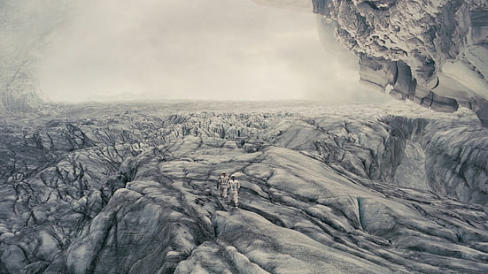 man walking on mountain illustration, Interstellar (movie), film stills, HD wallpaper HD wallpaper