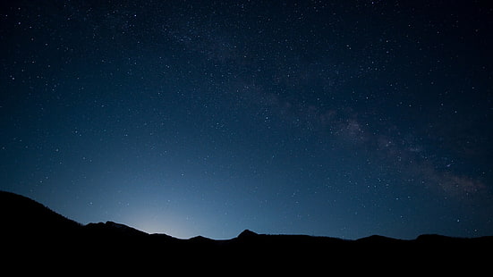 landskap på natten, silhuettfoto av berg med soluppgång, landskap, natt, himmel, silhuett, Vintergatan, stjärnor, natur, HD tapet HD wallpaper