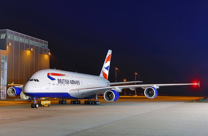 бял самолет, небето, светлини, нощ, летище, небе, A380, Airbus, British Airways, HD тапет