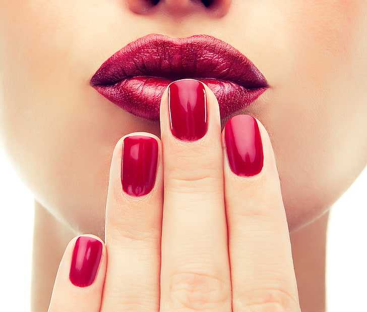 czerwony manicure i szminka, dłonie, paznokcie, paznokcie, palce, usta, makijaż, Tapety HD