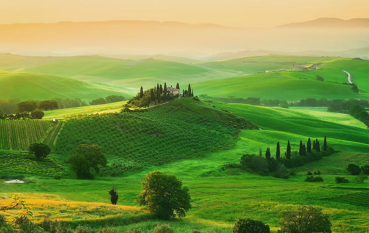 Italien, Toscana, fält, grönt gräsfält, Italien, Toscana, fält, träd, hus, herrgård, morgon, vår, maj, HD tapet