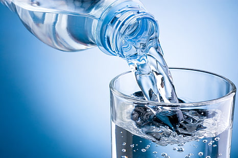 كوب شرب زجاجي شفاف ، ماء ، معدني ، زجاجة تجارية ، كوب ماء، خلفية HD HD wallpaper