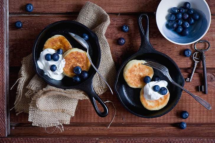 two black frying pans, food, blueberries, whipped cream, keys, pancakes, HD wallpaper