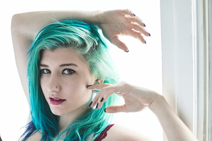 Skella Borealis, Suicide Girls, окрашенные волосы, Neon Hair, зеленые волосы, пирсинг, HD обои