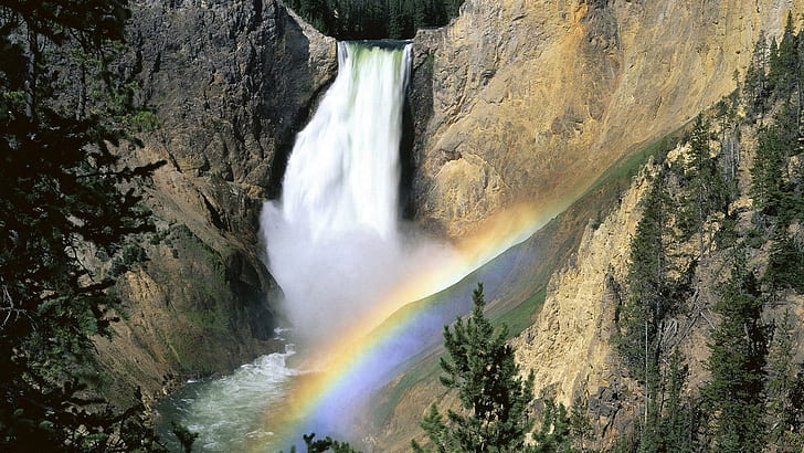 ワイオミング州の素晴らしい滝の虹、虹、崖、渓谷、滝、木、虹、自然と風景の滝の写真、 HDデスクトップの壁紙