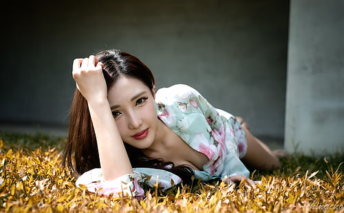 Belle fille asiatique, chemise à fleurs blanche et rouge pour femme, filles, fille, belle, personnes, jeune, beauté, asiatique, posant, glamour, deepoffield, Fond d'écran HD HD wallpaper