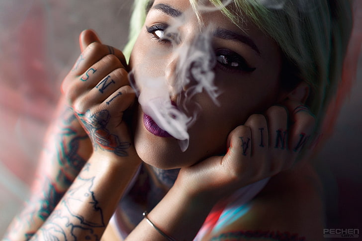 text hand tattoo, Anuta Bessonova, women, face, tattoo, smoke, Ura Pechen, dyed hair, HD wallpaper