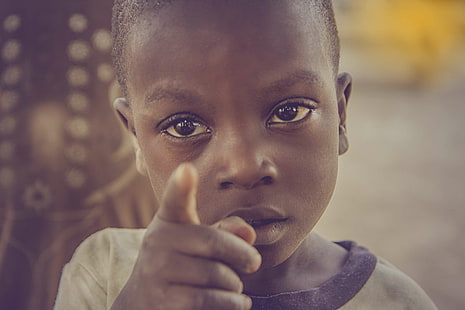 afrika, pojke, barn, barndom, barn, nigeria, människor, pekar, fattigdom, ledsen, gata, ung, HD tapet HD wallpaper