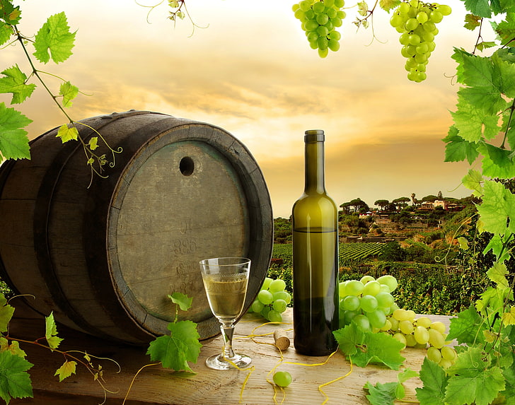 raisins blancs, verre à vin, tonneau brun et papier peint numérique de bouteille de vin, feuilles, vin, blanc, bouteille, raisins, tonneau, les vignes, Fond d'écran HD