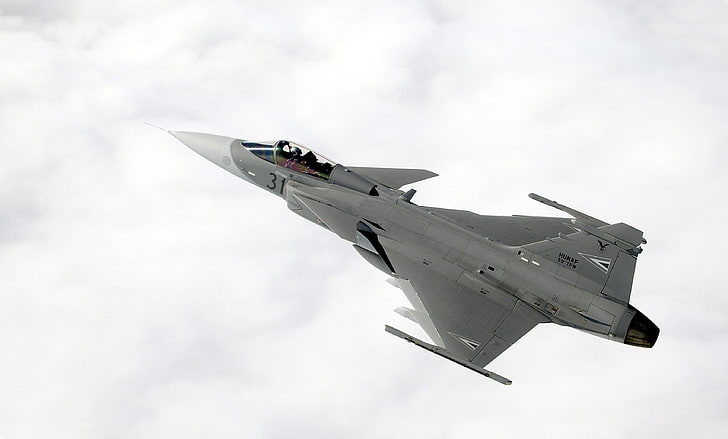 серый реактивный самолет, JAS-39 Gripen, реактивный истребитель, самолет, самолеты, небо, военные, военные самолеты, транспортное средство, HD обои