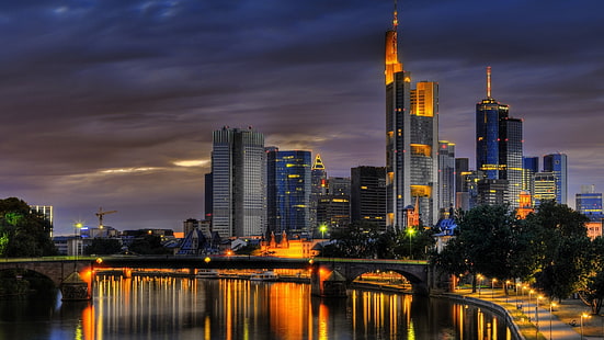 المباني الرمادية والسوداء ، فرانكفورت ام ماين ، ألمانيا ، بناء ، نهر ، تقرير التنمية البشرية، خلفية HD HD wallpaper