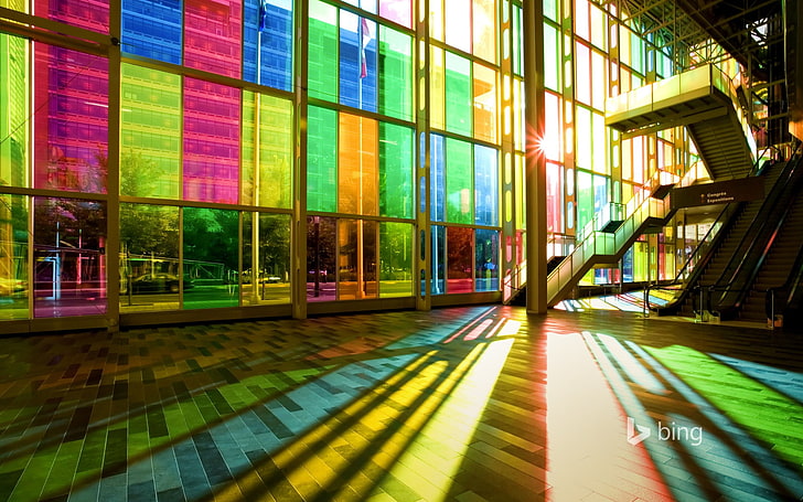 Разноцветные здания солнечного света Bing тематические обои, разноцветные стеклянные стены, HD обои