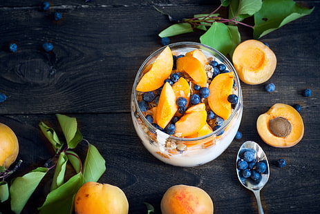 еда, фрукты, ягоды, черника, абрикосы, деревянная поверхность, десерт, HD обои HD wallpaper