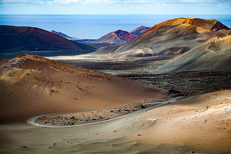 дорога возле холмов под белыми облаками, timanfaya, timanfaya, Timanfaya, цвета, дорога, холмы, белые облака, Лансароте, вулканические горы, вулкан, вулкан, гора, природа, пейзаж, вулканический пейзаж, канарейка, Исландия, пустыня, пейзажи, на открытом воздухе, лава, путешествия, HD обои HD wallpaper