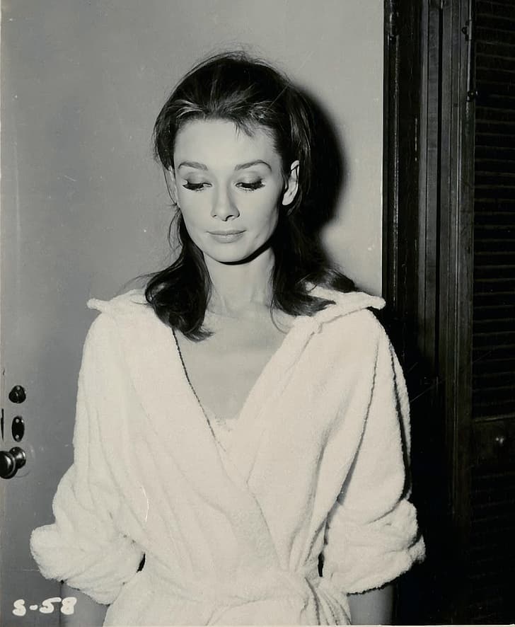 Audrey Hepburn, monocromática, Fondo de pantalla HD, fondo de pantalla de teléfono