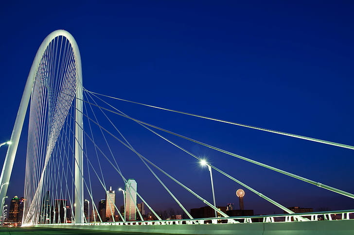 beyaz beton köprüsü kemer köprüsü, margaret avı tepesi köprüsü, margaret avı tepesi köprüsü, Margaret Hunt Tepesi Köprüsü, beyaz, beton, kemer köprüsü, Margaret Hunt Tepesi Köprüsü, Dallas Texas, Santiago Calatrava, Trinity Nehri, mimari, köprü - İnsan Yapımı Yapısı,ünlü yer, cityscape, gece, asma köprü, kentsel manzarası, yapılı yapı, kentsel sahne, HD masaüstü duvar kağıdı