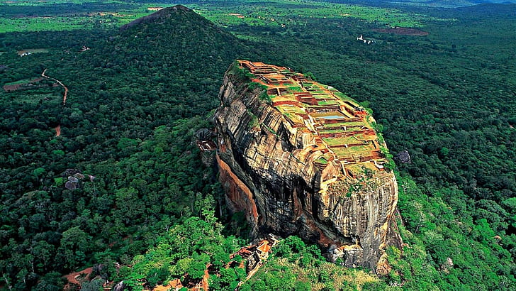 Исторический лес Шри-Ланки HD, культурный ландшафт, лес, зелень, пейзажи, природа, скалы, руины, Сигирия, Шри-Ланка, деревья, объект всемирного наследия ЮНЕСКО, HD обои