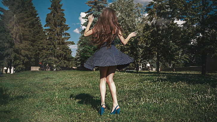 женщины, платье, высокие каблуки, трава, Антон Харисов, Фотоши Тоши, спина, женщины на улице, деревья, HD обои