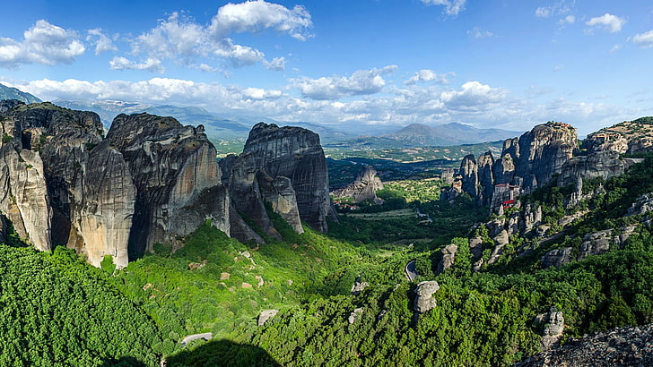 منظر جوي للجبل والمناظر الطبيعية والصخور والغابات، خلفية HD