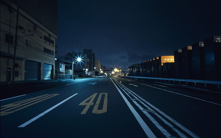 белое бетонное здание, Япония, город, улица, ночь, дорога, HD обои