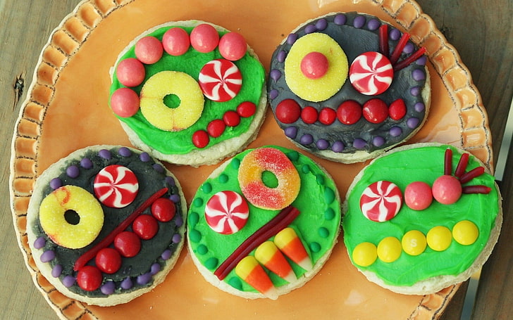 five fruit cakes, cookies, batch, multi-colored, mugs, original, HD wallpaper