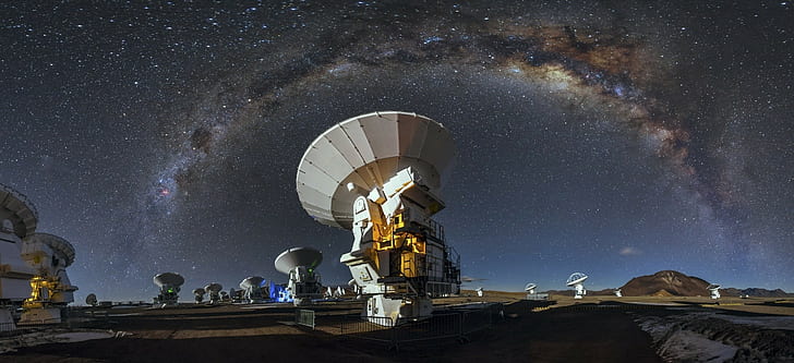 アルマ天文台、アタカマ砂漠、チリ、銀河、風景、長時間露光、天の川、自然、星空、テクノロジー、 HDデスクトップの壁紙