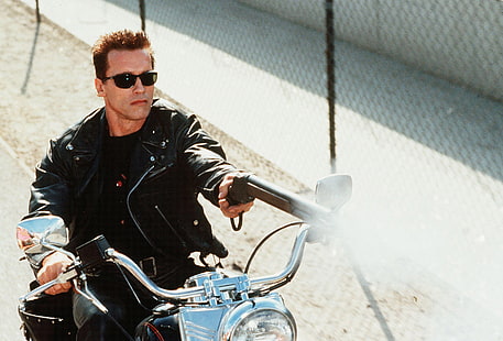 Arnold Schwarzenegger, man, motorcycle, actor, shotgun, Terminator 2, Arnold Schwarzenegger, Judgment Day, The Terminator, HD wallpaper HD wallpaper