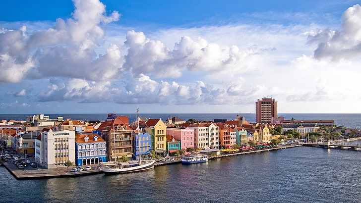 concrete buildings near body of water, architecture, Curacao, town, sea, sailing ship, HD wallpaper