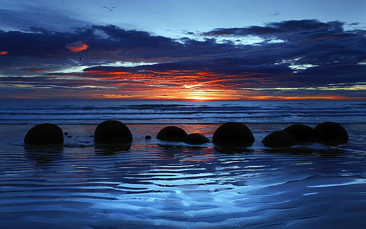 Moeraki Boulders ، Koekohe Beach ، Otago ، نيوزيلندا ، غروب الشمس ، السحب ، Moeraki ، Boulders ، Koekohe ، Beach ، Otago ، نيوزيلندا ، غروب الشمس ، الغيوم، خلفية HD