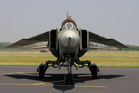 chasseur, bombardier, l'aérodrome, polyvalent, soviétique, le MiG-23, Fond d'écran HD HD wallpaper