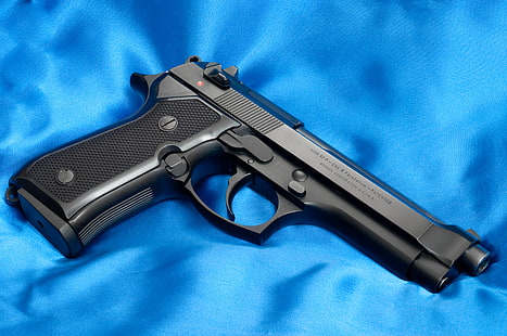 черен полуавтоматичен пистолет, син, пистолет, Италия, тапет, багажник, фон, оръжия, САЩ, тапети, Beretta 92F, A Beretta 92f, HD тапет HD wallpaper