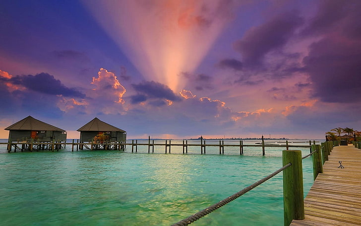 Sunset painting, nature, landscape, sun rays, beach, clouds, resort, sunset, bungalow, walkway, sea, Maldives, tropical, water, HD wallpaper