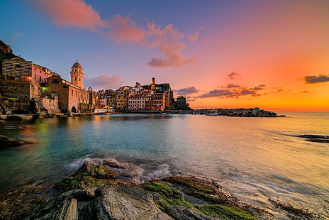 mar, paisaje, puesta de sol, costa, edificio, Italia, El mar de Liguria, Vernazza, Cinque Terre, Liguria, Mar de Liguria, Fondo de pantalla HD HD wallpaper