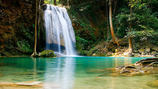Deep In Jungle Forest Waterfall Erawan In Kanchanaburi Thailand Skrivbordsunderlägg 3840 × 2160, HD tapet HD wallpaper