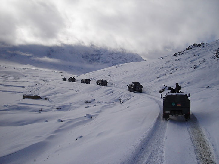 coche, gente, nieve, montañas, camino, Fondo de pantalla HD