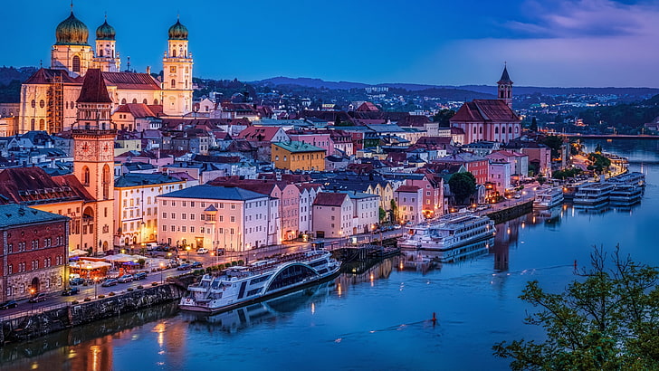 Passau, Alemania, ciudad, paisaje urbano, vía fluvial, río, área urbana, tarde, anochecer, Fondo de pantalla HD