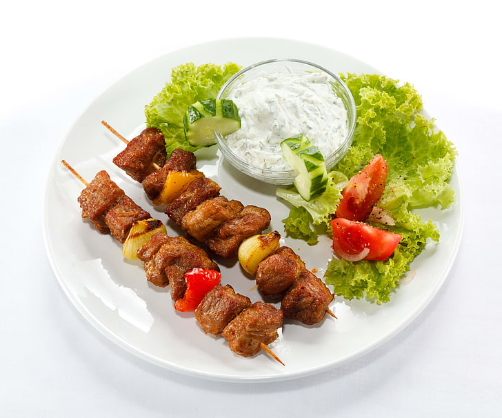 grilled barbecue and green cabbage, kebabs, mayonnaise, cabbage, cucumbers, tomatoes, plate, white background, HD wallpaper