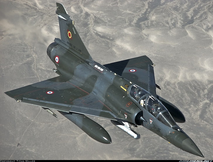 空気中の黒と青のジェット飛行機、ミラージュ2000、ジェット戦闘機、飛行機、航空機、車両、軍用機、軍、 HDデスクトップの壁紙